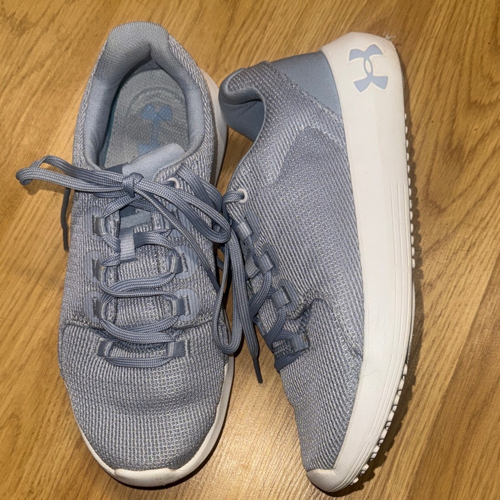 Under Armour size 6.5 women’s Blue Running sneakers Athletic Shoes